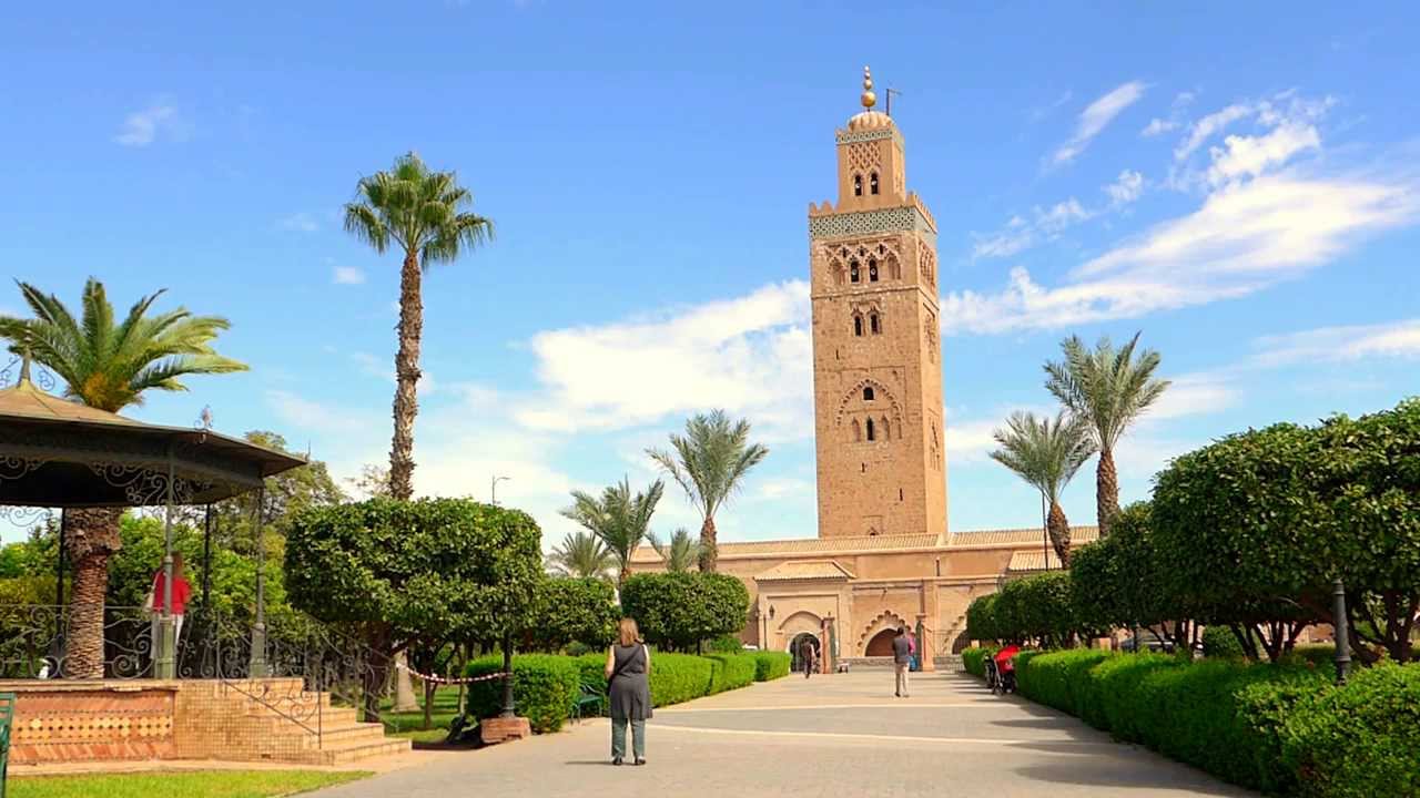 Location de voiture au Maroc pour aller  la mosque Koutoubia